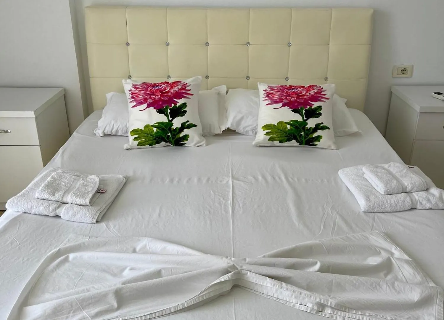Eleana Apartments Sarande 0*,